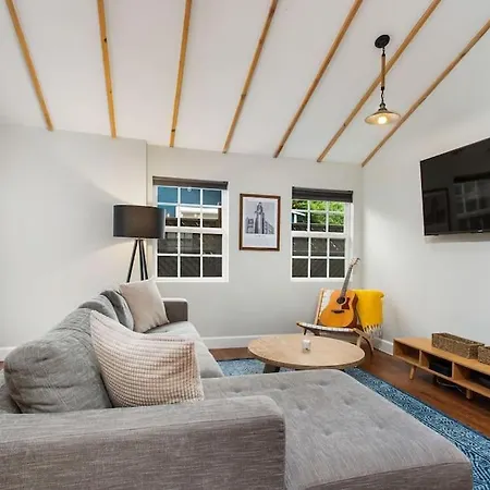 Downtown Culver City House W/ Backyard, Ac & Garage